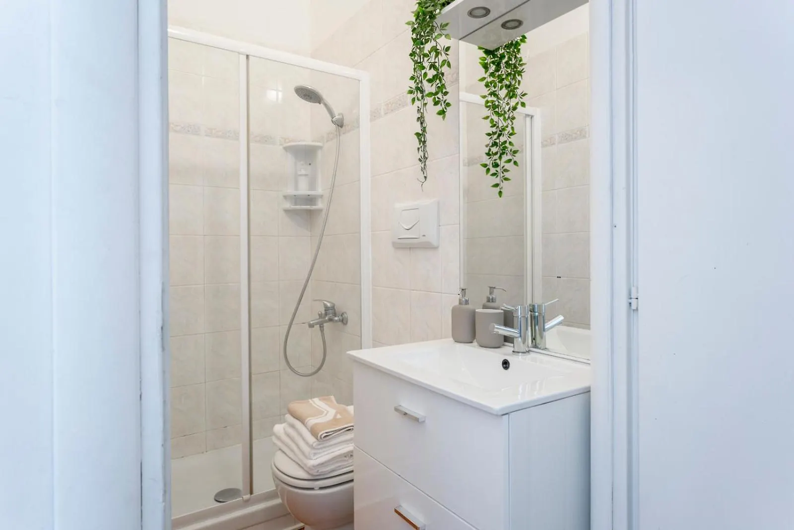 New! Lovely & Friendly In Milan Center C 0*,  Włochy